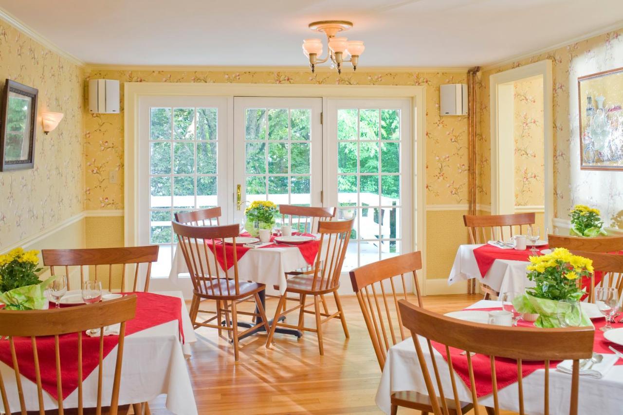 Newcastle Inn Екстер'єр фото