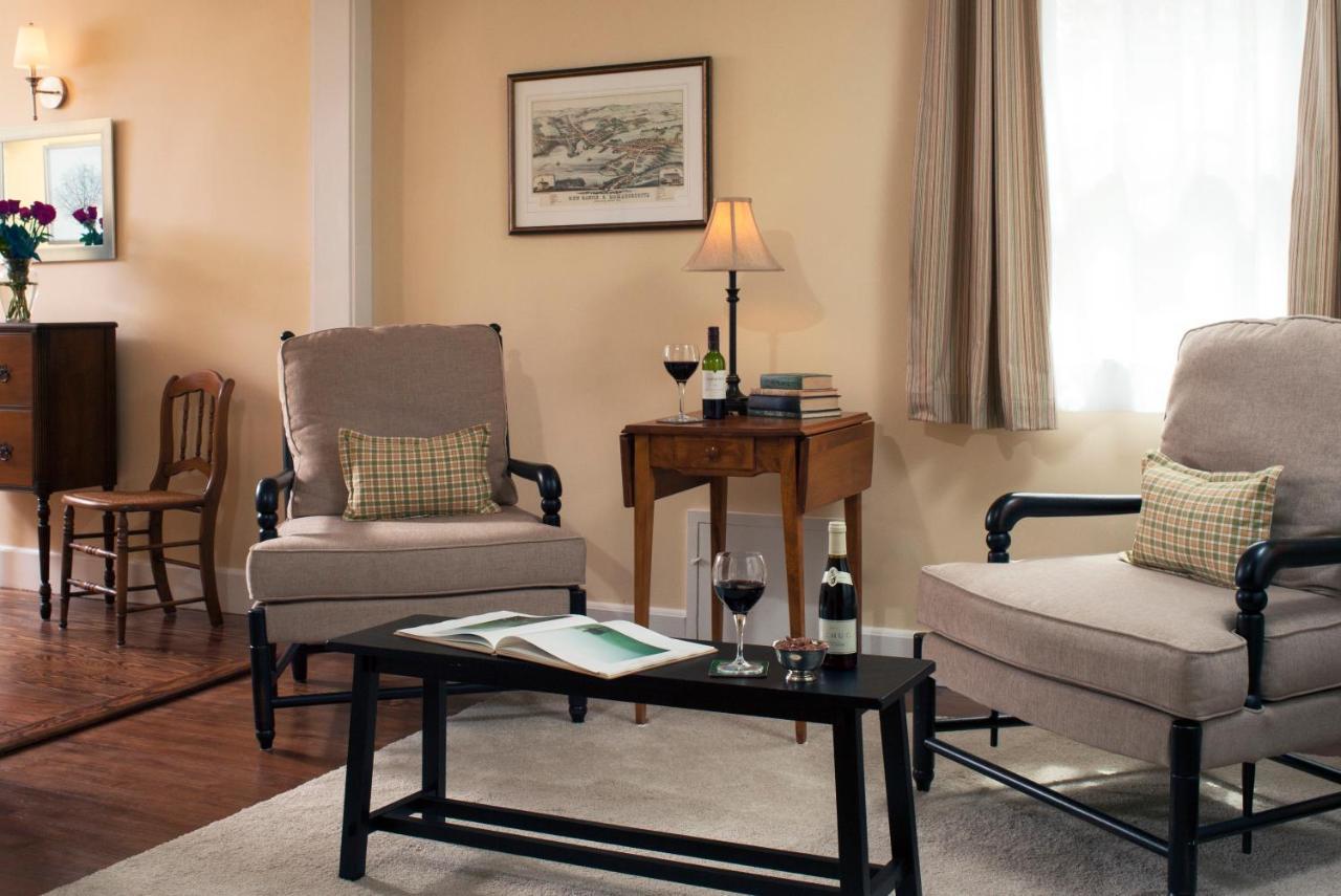 Newcastle Inn Екстер'єр фото